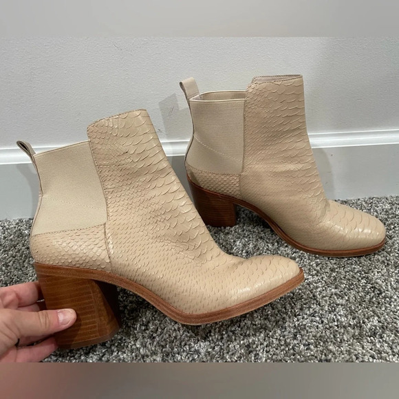 Pour La Victoire Shoes - Pour La Victoire Willux women's leather heeled boots, size 8.5